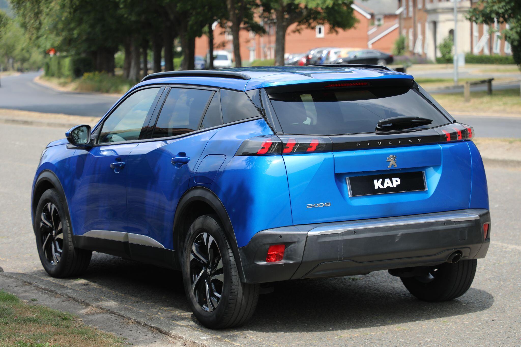 Large vehicle image